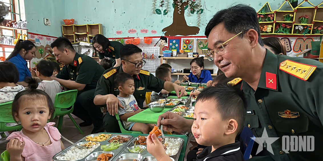 Ngày thứ năm chia sẻ yêu thương